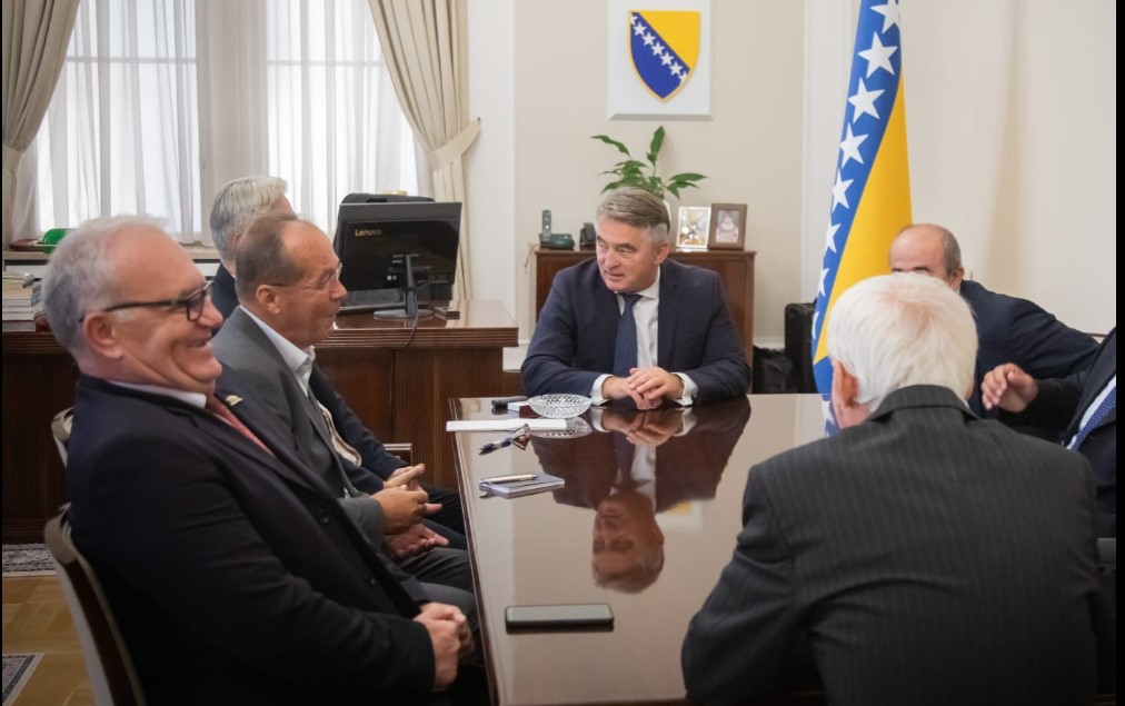 Komšić se sastao s generalima ARBiH: Dali su punu podršku presudi Europskog suda u predmetu “Kovačević“ Komšić se sastao s generalima ARBiH: Dali su punu podršku presudi Europskog suda u predmetu “Kovačević“