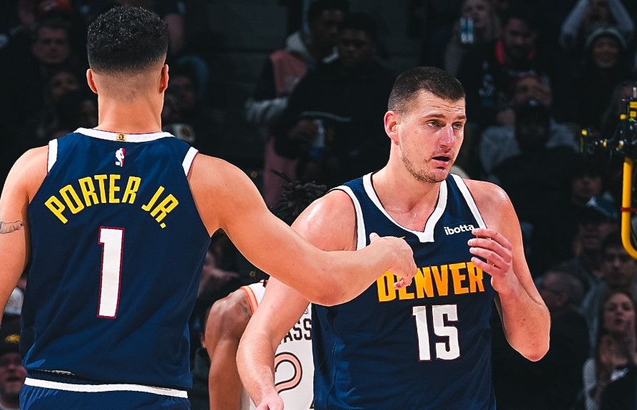 Milwaukee nadoknadio 26 koševa minusa, Jokić potopio Spurse